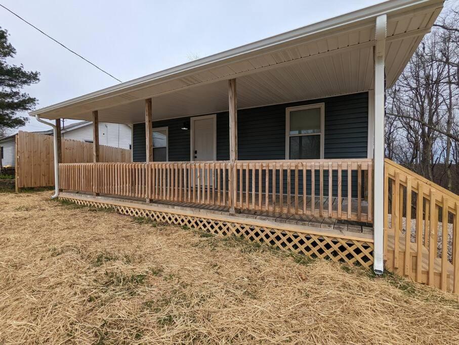 Summerlee Suite - Beautiful Remodeled Farmhouse Oak Hill 외부 사진