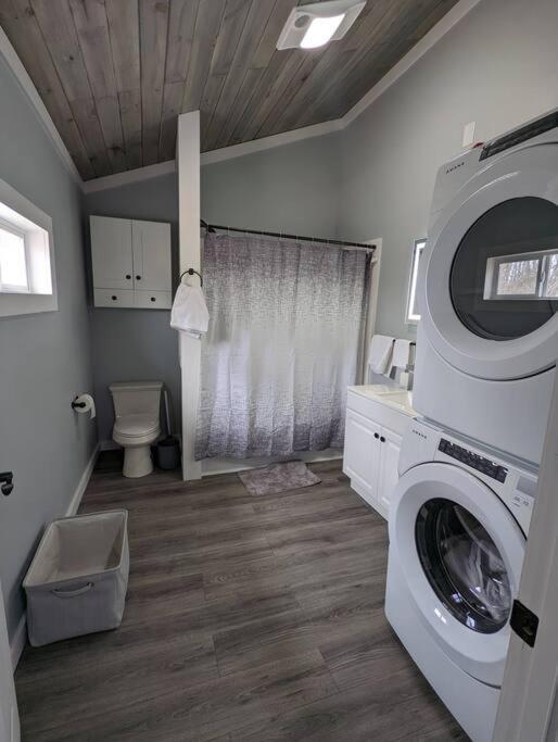 Summerlee Suite - Beautiful Remodeled Farmhouse Oak Hill 외부 사진